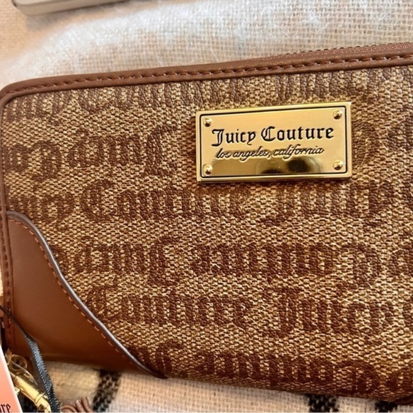 Juicy Couture Handbags - #018 🥀 NWT $55.00 | Juicy Couture Chestnut Chino Gothic Wallet